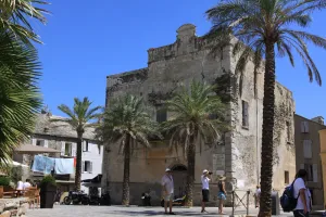 Image of Beautifully located studio in the heart of the village, renovated
