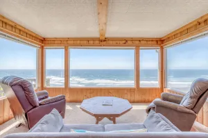Image of Cozy Oceanfront Cottage w\/Stunning View