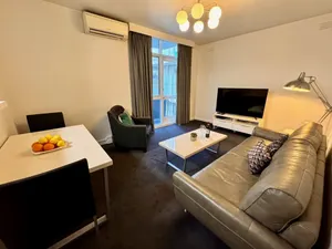 Image of 1 Bed King Bed W Parking & Walk to St Kilda Beach