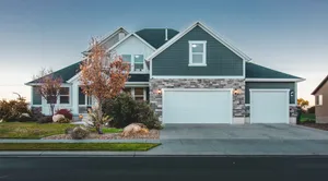 Image of Clean Golf Home w\/ Scenic Views - Up to 4500 sqft, 8 Spacious Rooms, 4.5 Bath!