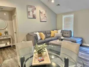 Image of Modern 2bd 2ba- Near I-75, Free WiFi, No Steps
