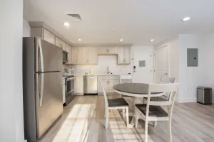 Image of Luxury One Bedroom Condo (650S.F.)
