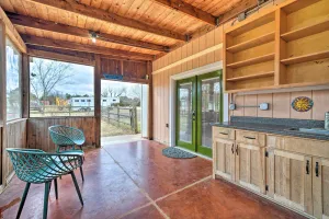 Image of Bohemian Home with Screened Porch, 3 Mi to Lake!