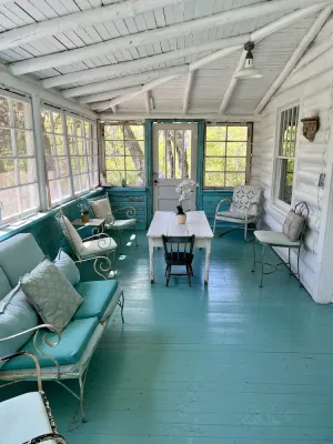 Image of Rustic Renovated  Log Cabin hideaway