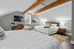 Image of Main Street Living! 2 Bedroom Unit right On Main!