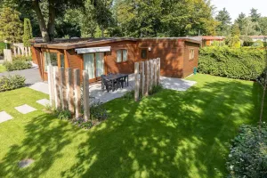 Image of These romantic wooden chalets can hold 4-5 people, and are detached and decorated with comfort. In the comfortable living room, you will find the seating- and dining area. The chalet has 2 bedrooms.