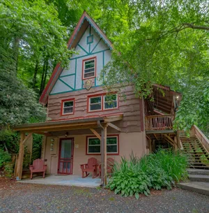 Image of Cozy Studio Cabin #11 - Sleeps 4 - Full kitchen + fireplace - between Boone & Blowing Rock NC