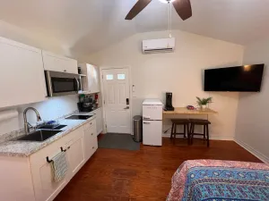 Image of Lux Studio W Kitchenette Pets are allowed