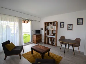 Image of Studio cabine avec balcon, parking privé, accès direct plage, proche centre ville - FR-1-319-44