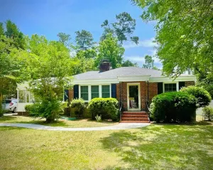 Image of Cute Brick Cottage - Walking Distance to Tournament