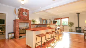 Image of Bessie's Of Bright