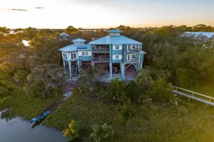 Image of 3 Story Haven! Fire Pit+kayaks~updated~360 Views!