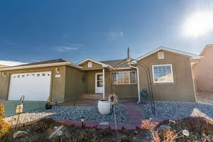 Image of Beautiful Warm and Spacious Home, 3bed\/2 full bath