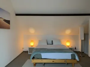 Image of Appartement séparé avec parking dans villa