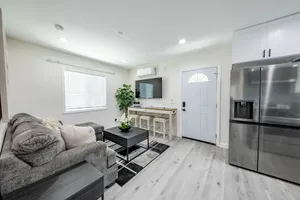 Image of Cozy home 2bed near DTLA w\/Parking