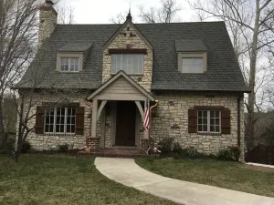 Image of Lakefront home on Lake Taneycomo