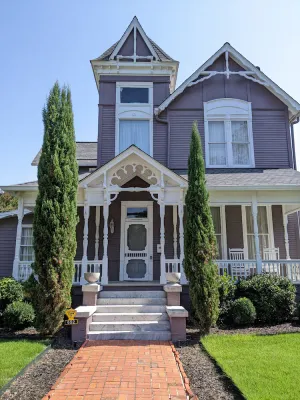 Image of Historic Victorian Home near UNA and Downtown