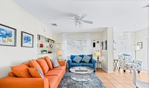 Image of Delightful condo with beach and pool access, washer\/dryer