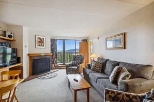 Image of Lovely renovated condo. The outdoor pool, hot tub, and, tennis courts Close to Golf and Hiking