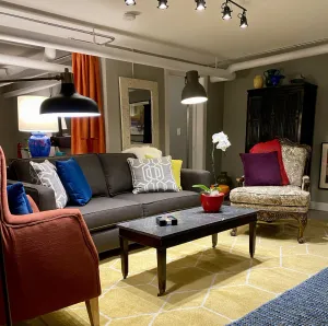 Image of Old World Charm Basement Level Flat in upscale Cherry Creek