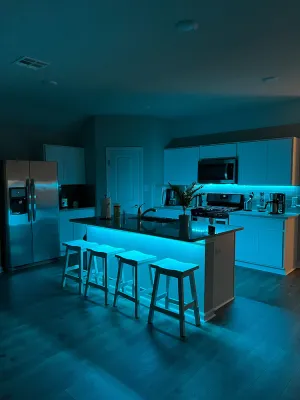 Image of Varona's Sunshine : Relaxing Home with Hot tub