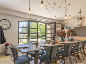 Image of Mazet de Paul & Raymonde, 7 bedrooms, 4 bathrooms, shared pool - Vallée des Baux