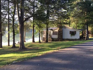 Image of Bluebird Rest - Lakefront Cottage