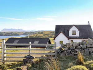 Image of An eco-friendly home in a glorious setting with abundant wildlife and outdoor activities to enjoy.