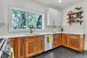 Image of The Exquisite Villa. 9 Bed. Walk to the Stadium\/Downtown\/Burns Park