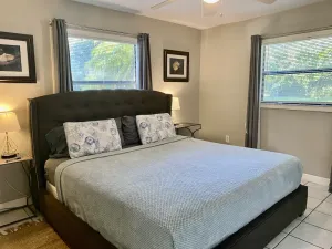 Image of Sunshine Acre. King Master Suite & BIG Yard