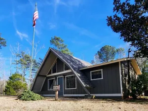 Image of Comfortable 2 Bedroom Cabin - 3 min to Roosevelt State Park. WIFI & Self Checkin
