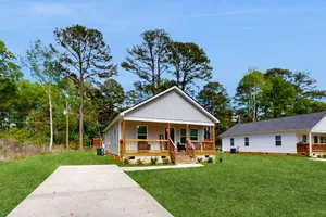 Image of Dog & snowbird-friendly home near downtown Columbia with front porch, W\/D, & AC