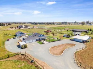 Image of Pristine Farmhouse in the Heart of Lodi Wine Country