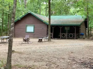 Image of 2 Bedroom Cabin Sleeps up to 8 Guest, Full size kitchen, Fishing pond
