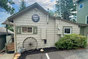 Image of Private and cozy miners cabin with full kitchen. Dogs OK.