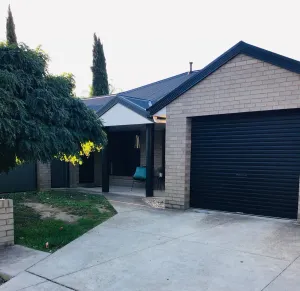 Image of “Haven” East Albury. Pet friendly! Close to Hospital, Free Wifi & Netflix!