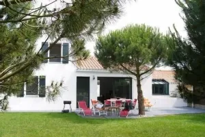 Image of Lovely, comfortable house built in 2010, 200m from the beach, 8 bikes and free wifi.