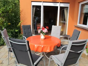 Image of Stunning private villa for 6 guests with WIFI, TV, patio, pets allowed and parking