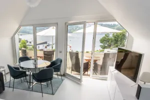 Image of Beautiful premium apartment on three levels, directly on the lake on a quiet peninsula