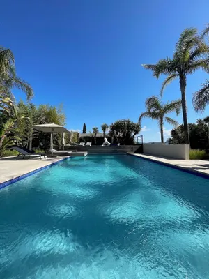 Image of Californian house, private pool and beach, Gulf of Saint-Tropez