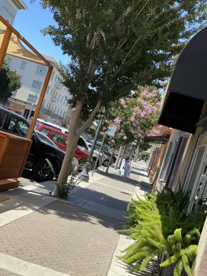 Image of Fifth Street Retreat free parking free coffee