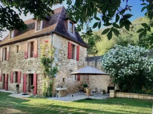 Image of House Les Volets Rouges, beautiful view and private pool, near Sarlat-la-Canéda