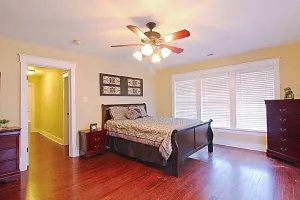 Image of 501C -  LOCATION LOCATION! DOWNTOWN! LARGE CONDO, BALCONY w\/CUSHIONED SEATS!