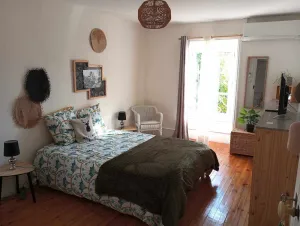 Image of Grande Chambre Dans Belle Maison Avec Petit déj Proche des Thermes et du Casino