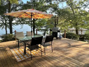 Image of Lake Front Cottage, Private Boat Ramp & Dock, Kayaks, Arcade Games, Pool Table