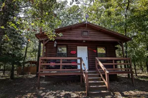 Image of Rustling Oaks- Broken Bow\/Hochatown- 1bd