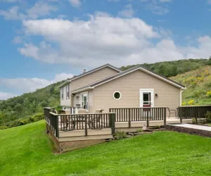 Image of The Dodge House:Nature's Beauty and Downtown Charm