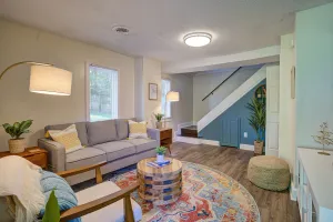 Image of Redesigned Family\/Pet Friendly 🐶 Carriage House Minutes walk to Downtown