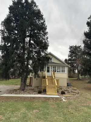 Image of Rio Grande \"Dean Lewis\" House. Just off campus!