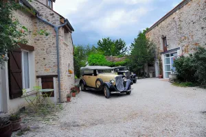 Image of La Ferme de Balizy, private gîte with garden & parking. Near Paris Saclay Massy.